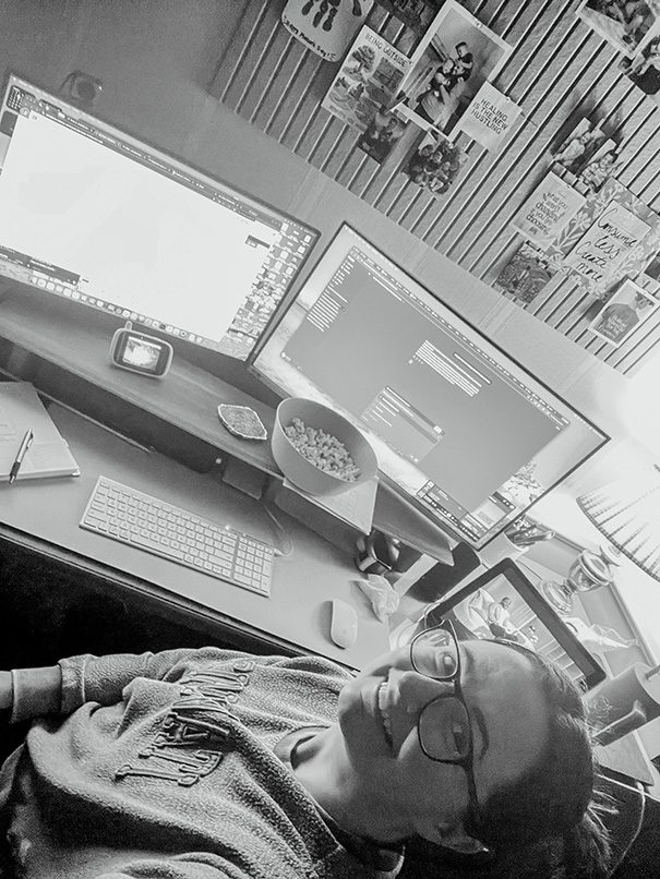 Jordin blogging about how to use AI to write blog posts with popcorn, relaxed while watching Love is Bling